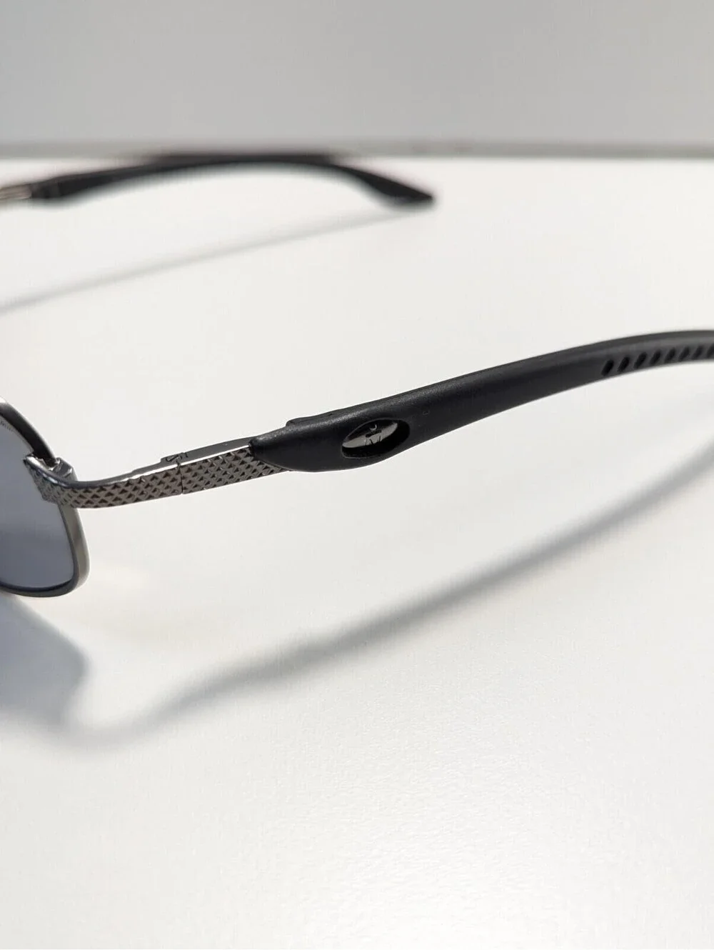 Foster Grant IRONMAN  TL1-214 SQ Gunmetal Gray/Black POLARIZED Sunglasses 100%UV
